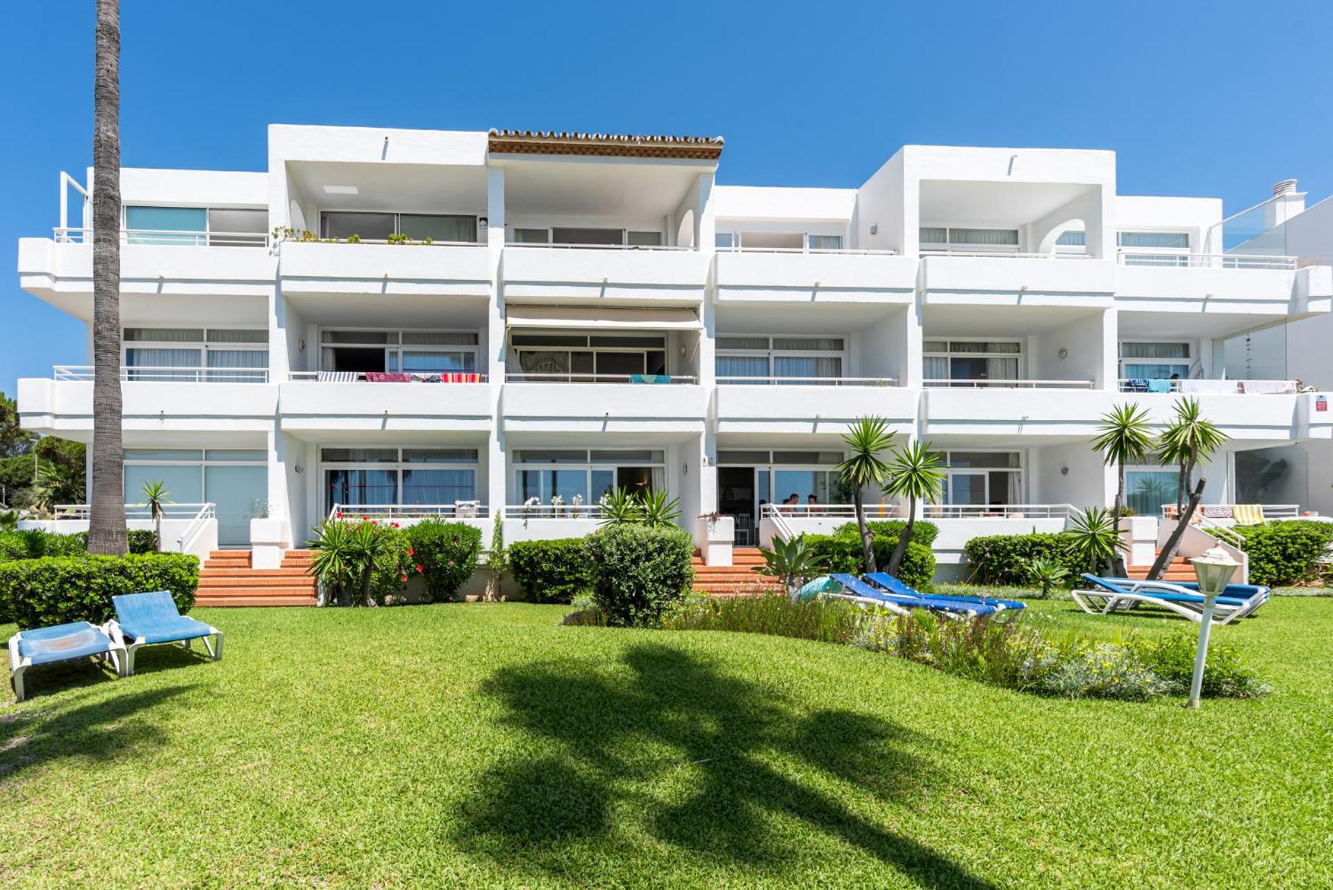Miraflores Apartments By The Beach Costa Del Sol Sitio de Calahonda المظهر الخارجي الصورة